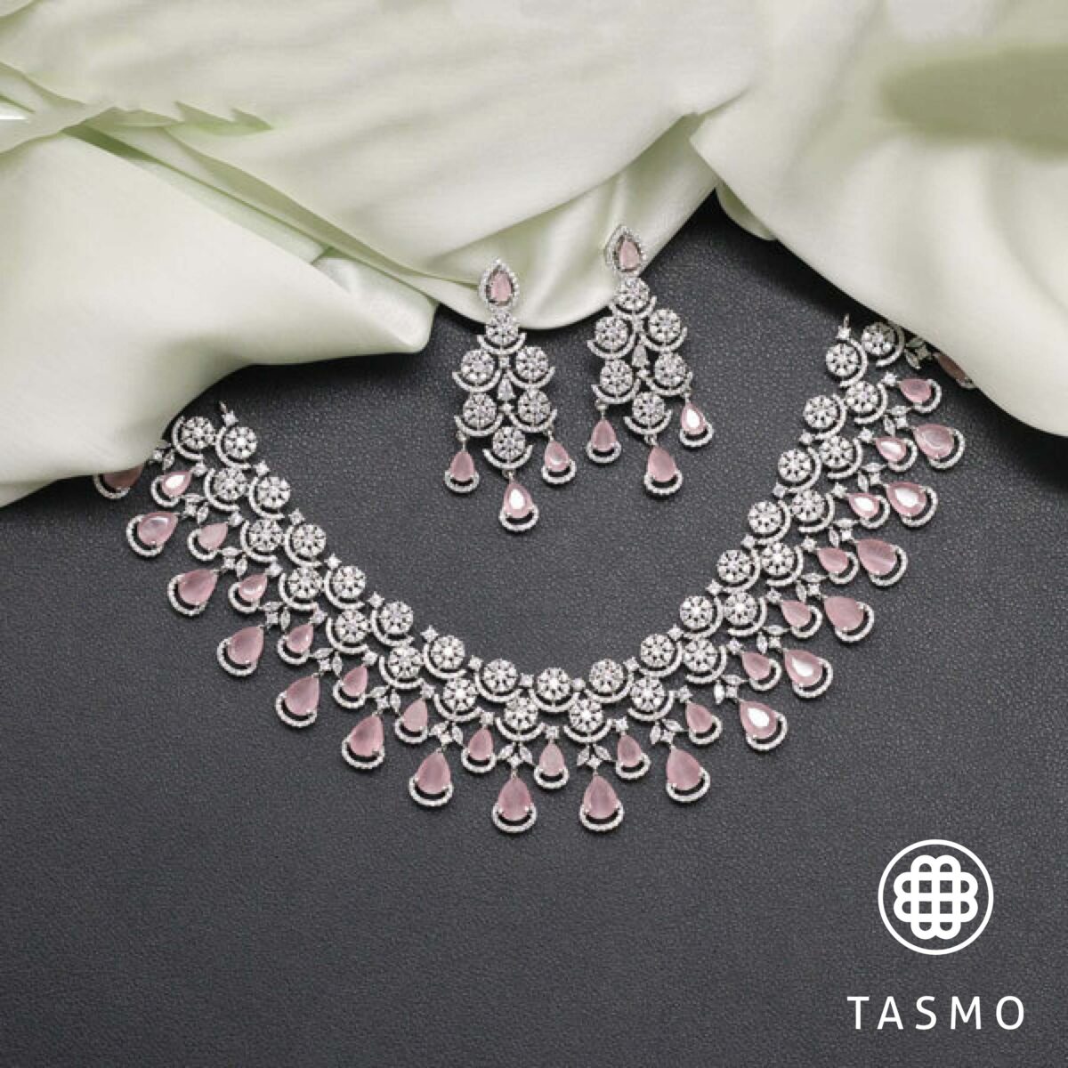 TM 1504 - Naila Neckless Set