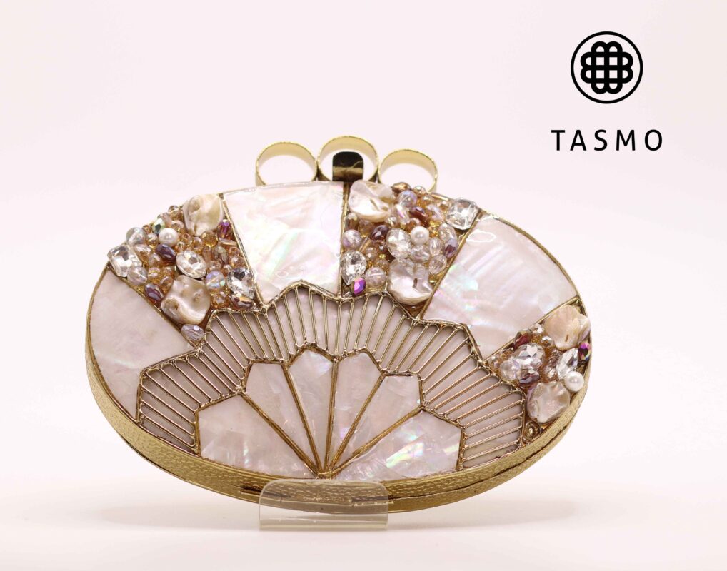 TM 7915 – Exquisite Oval Clutch